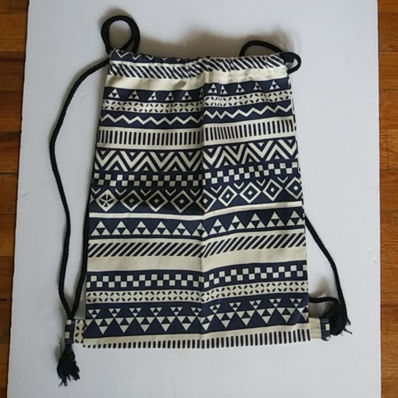 Aztec design drawstring backpack - Picture 2 of 2